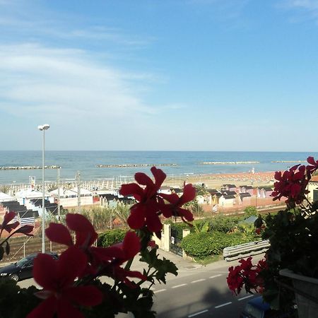 Hotel Ristorante Miramare Pesaro Exterior foto
