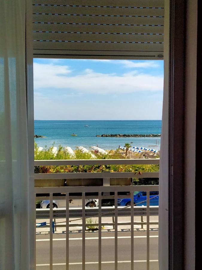 Hotel Ristorante Miramare Pesaro Exterior foto