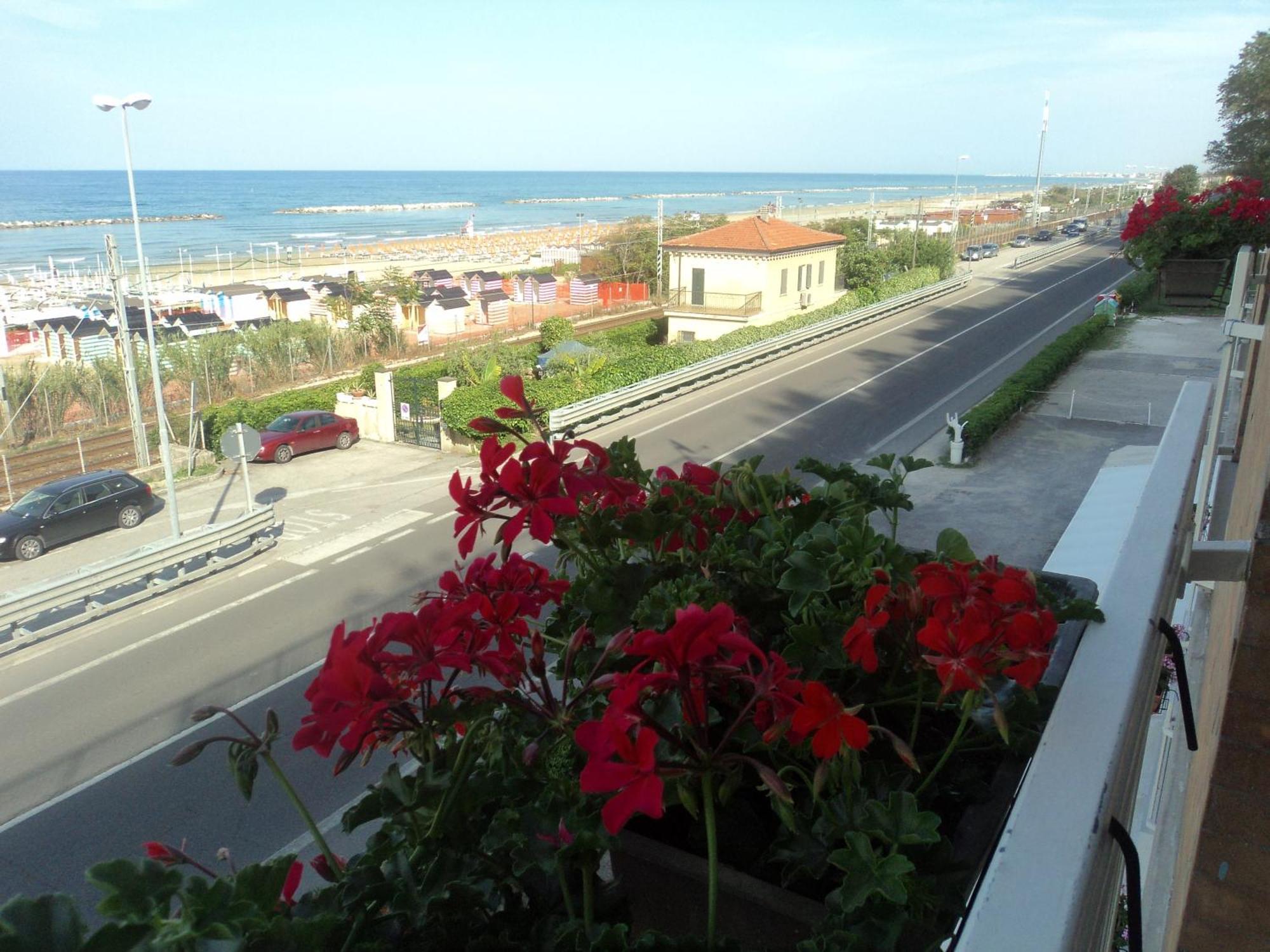 Hotel Ristorante Miramare Pesaro Exterior foto