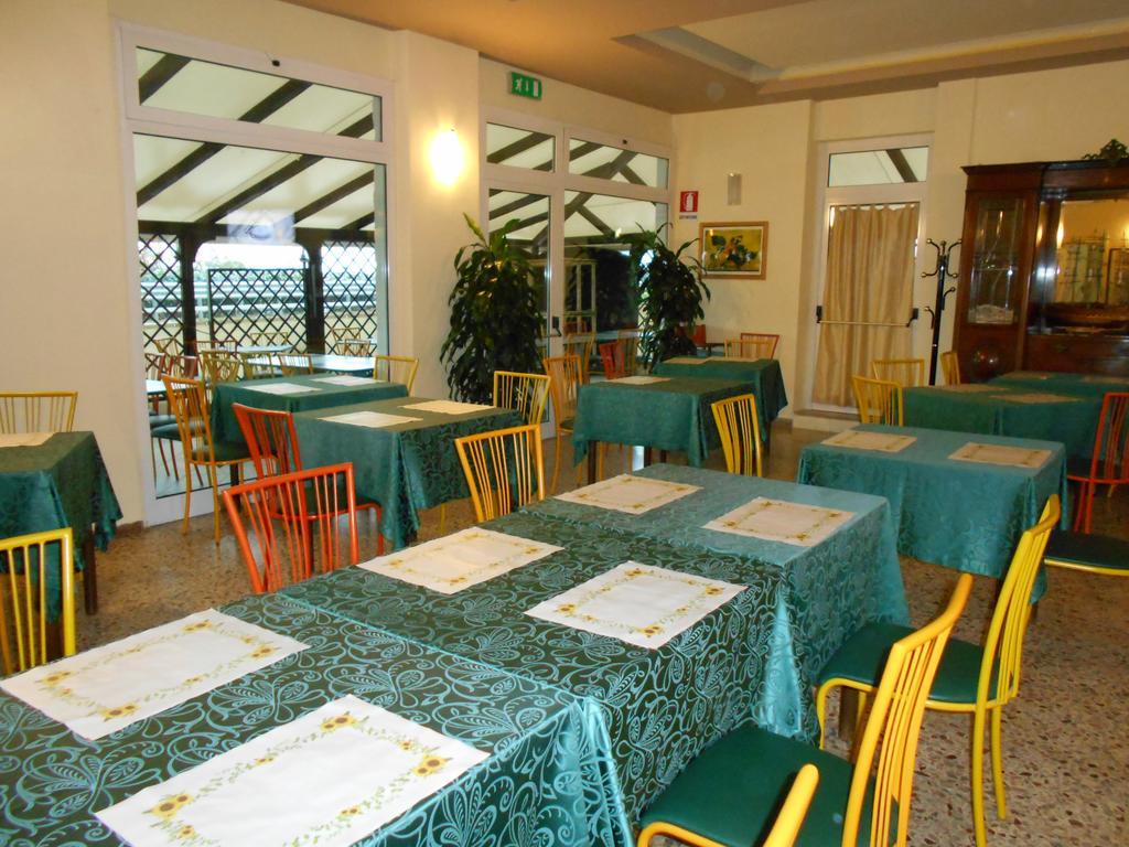 Hotel Ristorante Miramare Pesaro Exterior foto