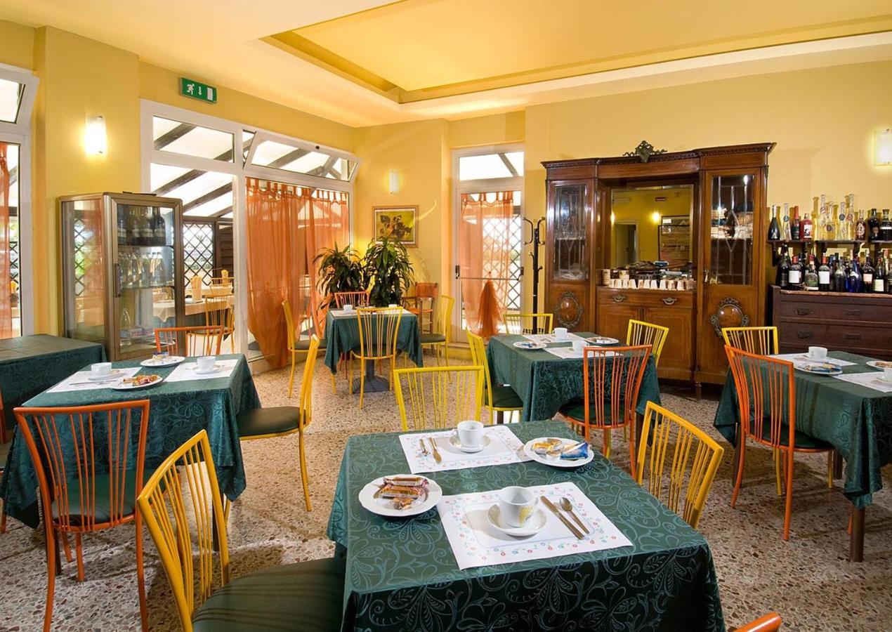Hotel Ristorante Miramare Pesaro Exterior foto
